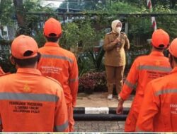 40 Anggota PPSU Dikerahkan Atasi Genangan di Kelurahan Makasar