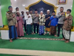 Ikut Shalat Subuh Berjamaah, Kapolsek Kepulauan Seribu Selatan Ingatkan Warga Jaga Kamtibmas Pemilu Damai