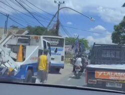 Lampu PJU Kemang Bogor Ditabrak Bus Pusaka Viral di Dunia Maya