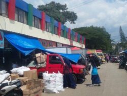 Satpol PP Kota Bogor Memindahkan PKL Pasar Kembang