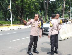 Amankan Jalannya Sidang Gugatan Pilpres Polres Jakpus Pasang Beton di Depan Gedung MK