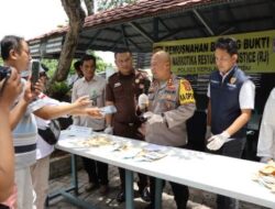 Jelang Ramadhan, Polres Kepulauan Seribu Musnahkan Barang Bukti Narkoba Hasil Restorative Justice