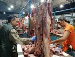 Buat Semur dan Kebutuhan Lebaran, Harga Daging Sapi Merangkak Naik