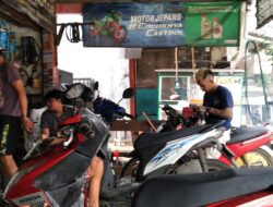 Bengkel Motor Laris Manis di Musim Pemudik