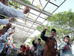 Pelaksanan Pawai Taaruf MTQ ke-38 Tingkat Jabar 2024 di Kabupaten Bekasi berlangsung meriah.