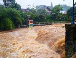 Bendung Cibalok Ciliwung Siaga 3 Sabtu Pagi