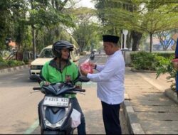 Dispora Kota Tangerang Berikan Bendera Ke 100 Pedagang