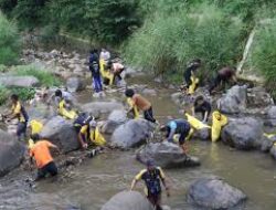 Anak-Anak di Kota Bogor Dididik Mencintai Lingkungan dengan Membersihkan Sungai