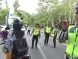 Puluhan Pengantar Anak Sekolah Terjaring Operasi Lodaya Karena Tak Pakai Helm