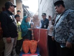 Wakil Wali Kota Depok Tinjau Rumah Roboh di RW 08 Boponter