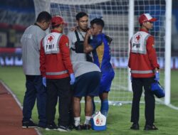 Gelandang Persib Alami Cedera saat Lawan Persis Solo