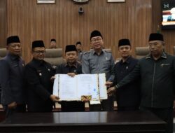 Rapat Paripurna Penandatanganan Nota PPAS Dibuka Wakil Ketua DPRD Kota Bekasi