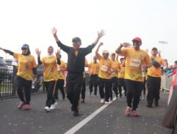 Ribuan Masyarakat Ikuti Lari Marathon Senja