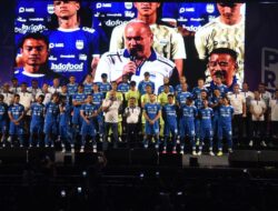 30 Pemain Persib Diperkenalkan di Pesta Rakyat Persib