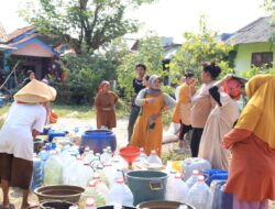 Sejumlah Perangkat Bekasi Kembali Turun Distribusikan Air Bersih